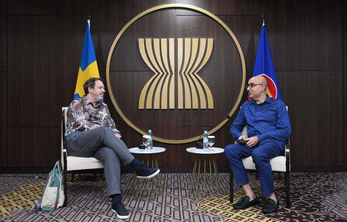 Deputy Secretary-General for ASEAN Economic Community receives Ambassador of Sweden to ASEAN